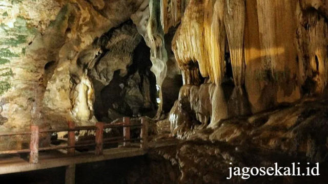 Eksotisme Wisata Alam Payakumbuh: Pesona Goa Ngalau Indah